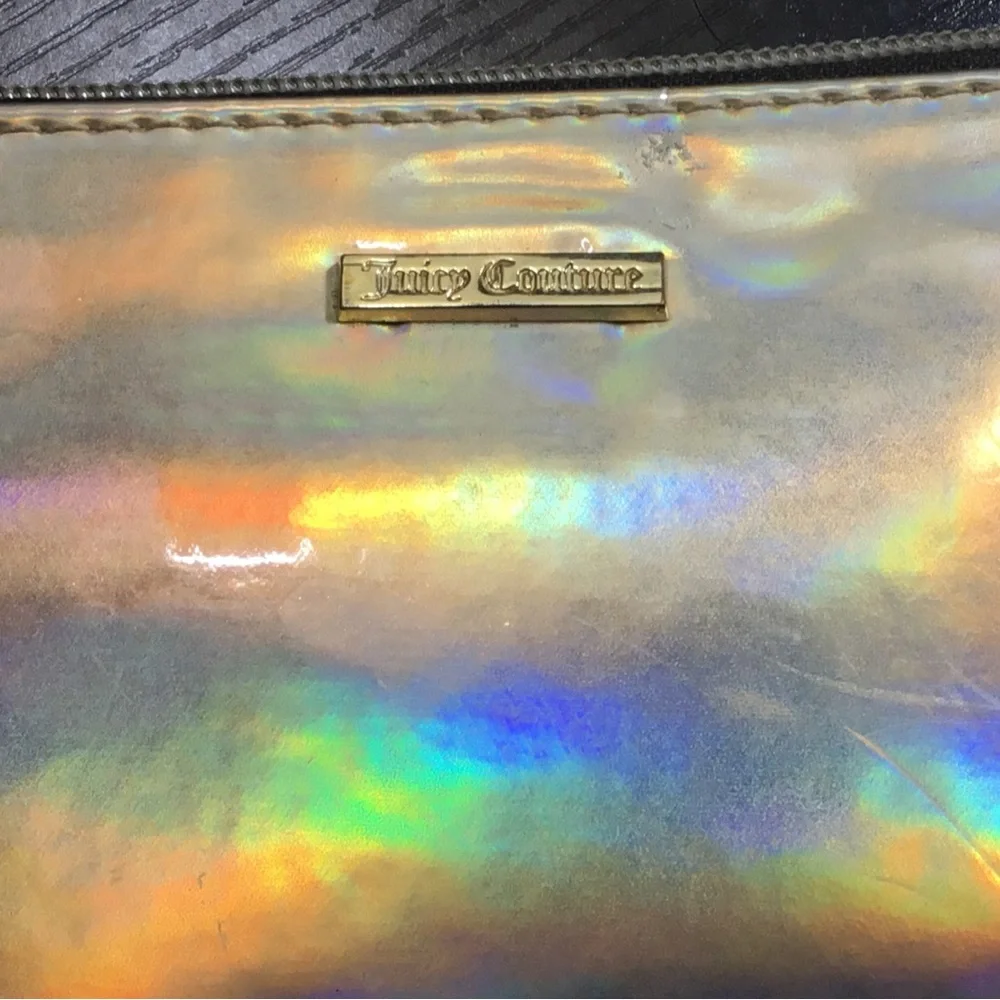 (126) Juicy Couture 7’ Charging Case Iridescent Holographic Wristlet